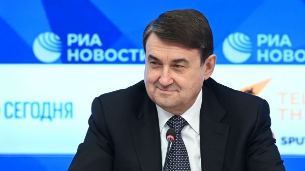 Поздравление заместителю Председателя Совета при президенте РФ по развитию физической культуры и спорта  Левитину И. Е. 